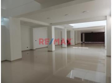 Local comercial · 180m² · Local en Alquiler en Centro de chiclayo.(C. Delgado)