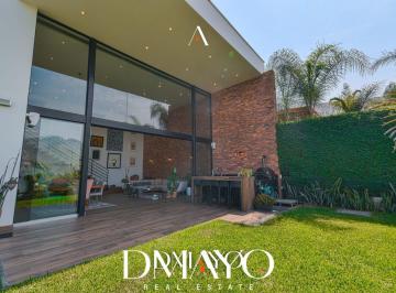 Casa · 304m² · 3 Dormitorios · 3 Estacionamientos · Exclusiva Residencia de 972 m² con Vista Al Golf, en El Sauzalito La Planicie