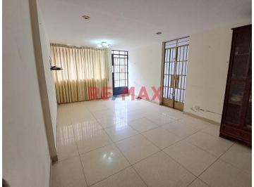 Casa · 150m² · 3 Dormitorios · Casa en San Juan de Lurigancho