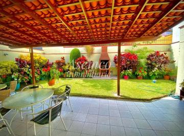Casa de 4 habitaciones, Lima · Venta de Linda Casa en San Borja con Amplio Jardin!