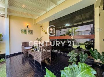 Casa · 311m² · 5 Dormitorios · 2 Estacionamientos · Venta de Casa en Surco