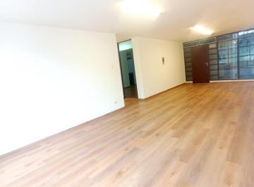 Oficina comercial · 120m² · 5 Dormitorios · 1 Estacionamiento · Se Alquila Oficina en Av Aramburú con Vista a La Calle