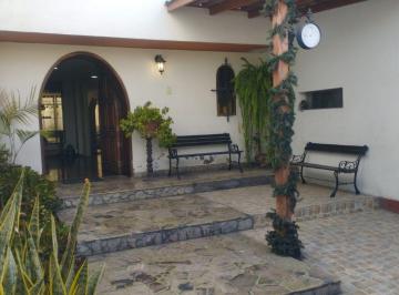 Casa de 4 habitaciones, Lima · Casa - por Remodelar - en Venta en Residencial Monterrico - La Molina