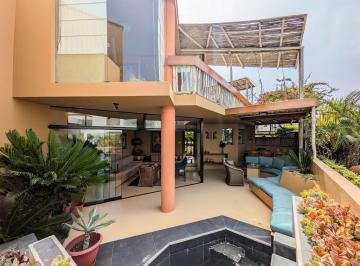 Casa de playa · 310m² · 5 Dormitorios · 3 Estacionamientos · Playa Las Totoritas | Cas de 2 Pisos en Venta | 310 m²