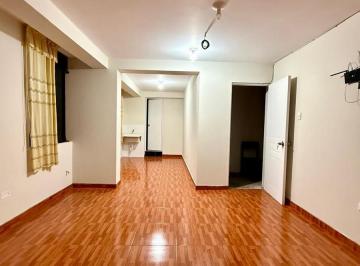 Departamento · 30m² · 1 Dormitorio · Alquilo Minidpto de Estreno en 4to Piso en Urb. Viñedos.