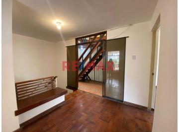 Departamento de 3 habitaciones, Lima · Oficina Ideal Para Consultorios Médicos, Dentales, Fisioterapia y Terapias – Surquillo