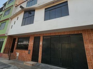 Casa · 235m² · 5 Dormitorios - RE CENTRAL Real Estate · Venta de Casa en La Urb El Pinar - Trapiche Comas