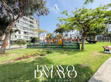 Casa · 250m² · 8 Dormitorios · 2 Estacionamientos · Alquiler Local Comercial de 3 Pisos 2 Estacionamientos con Salida a Parque Limite Miraflores - Surco