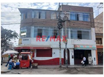 Local comercial · 140m² · 4 Dormitorios · Alquilo Local Comercial en Av