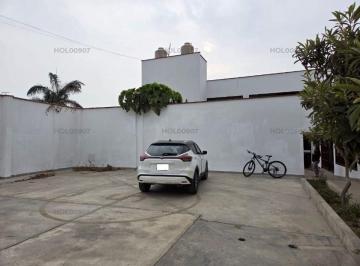 Terreno / Lote , Lima · Vta Surco Av Primavera Terreno Zonificación Cz Para 10 Pisos Cercado Zona Comercial
