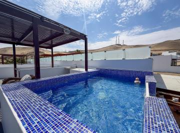 Casa · 208m² · 5 Dormitorios · 3 Estacionamientos · Venta de Casa de Playa con Piscina en Playa Coral