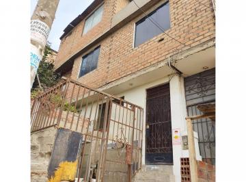 Casa · 223m² · 3 Dormitorios · Terreno de 223 m en El Sector El Carmen en Comas