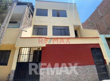 Casa · 300m² · 9 Dormitorios · Venta de Linda Casa de 3 Pisos de 90 m² ¡Super Oportunidad!