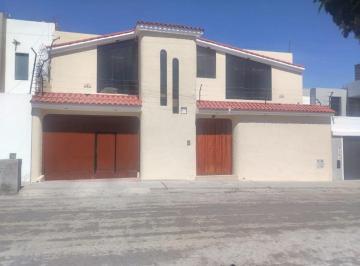 Casa de 4 habitaciones, Arequipa · Alquilo Casa en Jose Luis Bustamante_ S/. 5,000