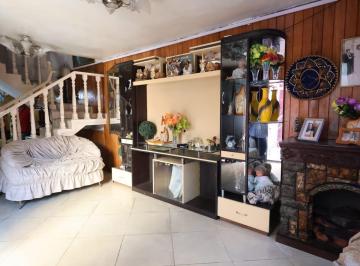 Casa · 155m² · 6 Dormitorios · 1 Estacionamiento · Venta de Casa en San Juan de Miraflores