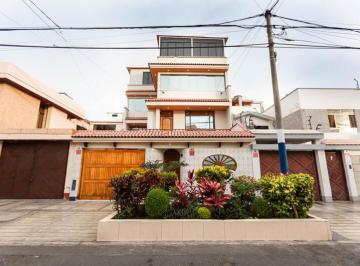 fachada exterior · Venta de Casa (Con Oficinas) de 4 Pisos en Chorrillos - Excelentes Acabados