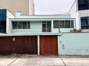 Casa · 300m² · 4 Dormitorios · 3 Estacionamientos · Venta de Casa Como Terreno en San Borja Jirón Pietro Torrigiano 455