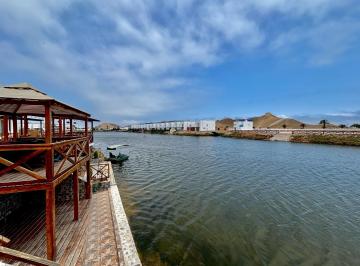 Casa · 172ha · 4 Dormitorios · 2 Estacionamientos · Venta Casa en Exclusivo Condominio de Playa Laguna Beach - Cerro Azul