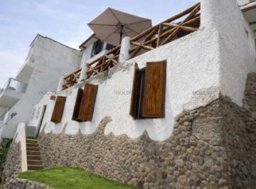 Casa de playa · 165m² · 4 Dormitorios · San Bartolo Se Remata Casa Frente Al Mar