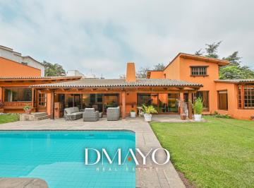 Casa · 371m² · 4 Dormitorios · 4 Estacionamientos · Oportunidad Única por Tiempo Limitado Casa Terreno en Chacarilla a Tan Solo $1,500 El m²