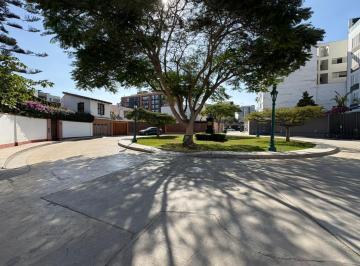 Casa · 610m² · 4 Dormitorios · 5 Estacionamientos · Vendo Linda Casa Condominio Pasaje Arrospide Loyola 1, Urb Orrantia, San Isidro (Param 5 Pisos)