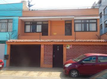 Casa · 312m² · 5 Dormitorios · 1 Estacionamiento · Vendo Casa en Maranga de 300 m²