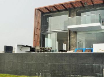 Casa de playa · 220m² · 5 Dormitorios · 2 Estacionamientos · Casa de Playa en Cerro Azul