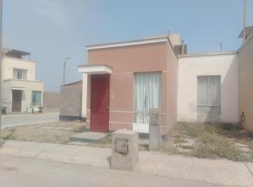 Casa · 107m² · 2 Dormitorios · 1 Estacionamiento · Alquiler de Casa Amplia en Condominio Villa Club 5 Carabayllo