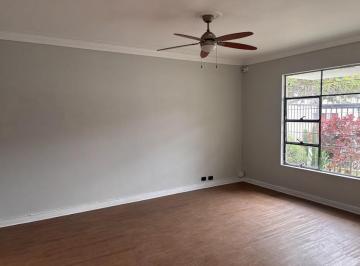 Casa · 360m² · 5 Dormitorios · 1 Estacionamiento · Casa en Alquiler a Pasos de Aramburu y Petit Thouars Oficina Puerta Cerrada