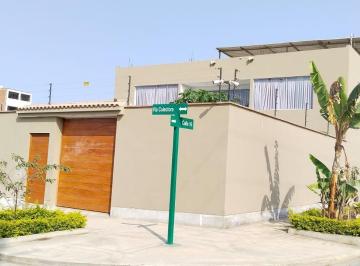 Casa · 360m² · 4 Dormitorios · 2 Estacionamientos · Alquiler Casa con Piscina en Pachacamac