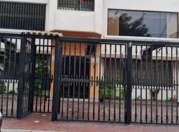 Departamento de 3 habitaciones, Lima · 240,000 Us$ La Molina Venta. flat. Aires. Estacionamiento