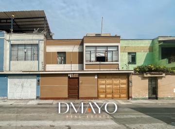 Casa · 220m² · 4 Dormitorios · 1 Estacionamiento · Vendo Casa Independiente de 2 Pisos y Azotea Frente Al Parque Madrid - San Rafael Cercado Lima