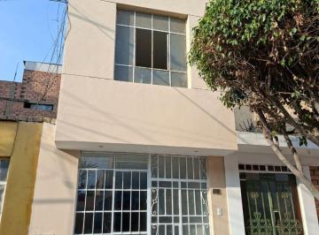 Casa de 4 habitaciones, Lima · Oportunidad en Breña. Casa de 3 Pisos en Alquiler
