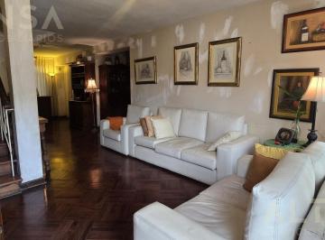 Casa · 205m² · 4 Dormitorios · 2 Estacionamientos · Vive Rodeado de Historia, Modernidad y Conveniencia. Eblo Libre