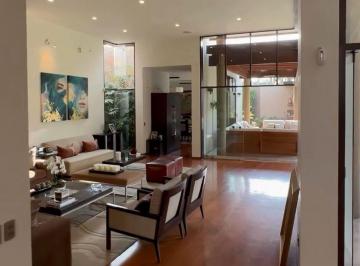 Casa · 500m² · 4 Dormitorios · 3 Estacionamientos · Linda Casa en Calle Cerrada en Rinconada Baja