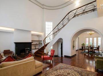 Casa · 273m² · 3 Dormitorios · 3 Estacionamientos · Alquiler de Casa en Miraflores