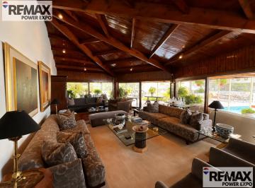Casa · 514m² · 6 Dormitorios · 4 Estacionamientos · Venta de Exclusiva Casa en La Planicie - La Molina