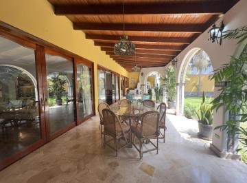 Casa · 450m² · 5 Dormitorios · 4 Estacionamientos · Casa en Chacarilla del Estanque