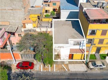 Terreno / Lote · 158m² · 5 Dormitorios · 1 Estacionamiento · Casa en Venta Uso Comercial en Zona Estratégica de Surquillo Límite con San Borja