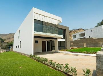 Casa Venta 860m² de 4 habitaciones · Casa de 860 m² en Exclusivo Condominio – La Planicie (Primera Etapa)