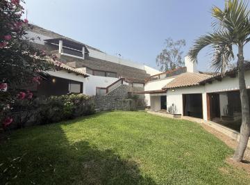Casa · 600ha · 4 Dormitorios · 6 Estacionamientos · Se Vende Hermosa y Amplia Casa en La Planicie, La Molina