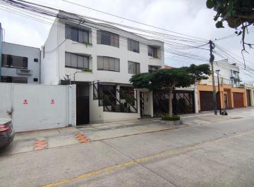 Departamento de 3 habitaciones, Lima · Alquiler de Departamento en San Isidro 120.77 m² con Terraza Privada 3hab 2b 2est + 1hab Serv y Baño