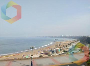 Departamento · 135m² · 3 Dormitorios · 1 Estacionamiento · Venta Departamento con Linda Vista Al Mar en Malecon Grau Chorrillos