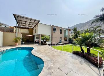 Casa · 400m² · 4 Dormitorios · 2 Estacionamientos · Venta Moderna Casa Urb. Rincon de La Planicie
