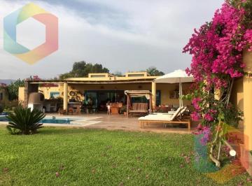 Casa · 490m² · 5 Dormitorios · 6 Estacionamientos · Linda Casa de Campo Amoblada y Equipada con Terraza, Parrilla y Piscina - Quilmana