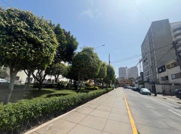 Departamento de 2 habitaciones, Lima · En 3er Piso / 75 M²/ 2 Dorm + 1 Estudio / Cochera