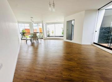 Casa de 3 habitaciones, Lima · Acogedora E Iluminada Casa con Salida Directa a Parque