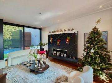 Casa · 800m² · 4 Dormitorios · 3 Estacionamientos · Vendo Linda Casa en Av Winnipeg N Xxx, Urb. Rinconada del Lago, La Molina