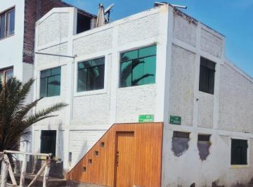 Casa · 148m² · 5 Dormitorios · 3 Estacionamientos · Casa de Playa a La Venta en Lurín