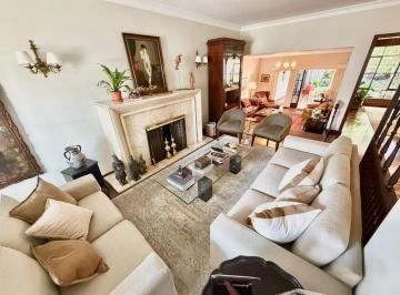 Casa · 601m² · 9 Dormitorios · 3 Estacionamientos · Exclusiva Casa en San Isidro - Zona del Golf